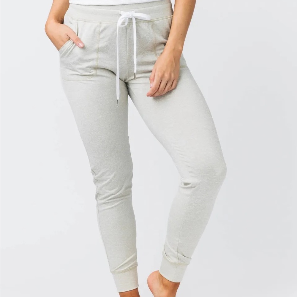 EUC Zyia Oatmeal Cozy Joggers